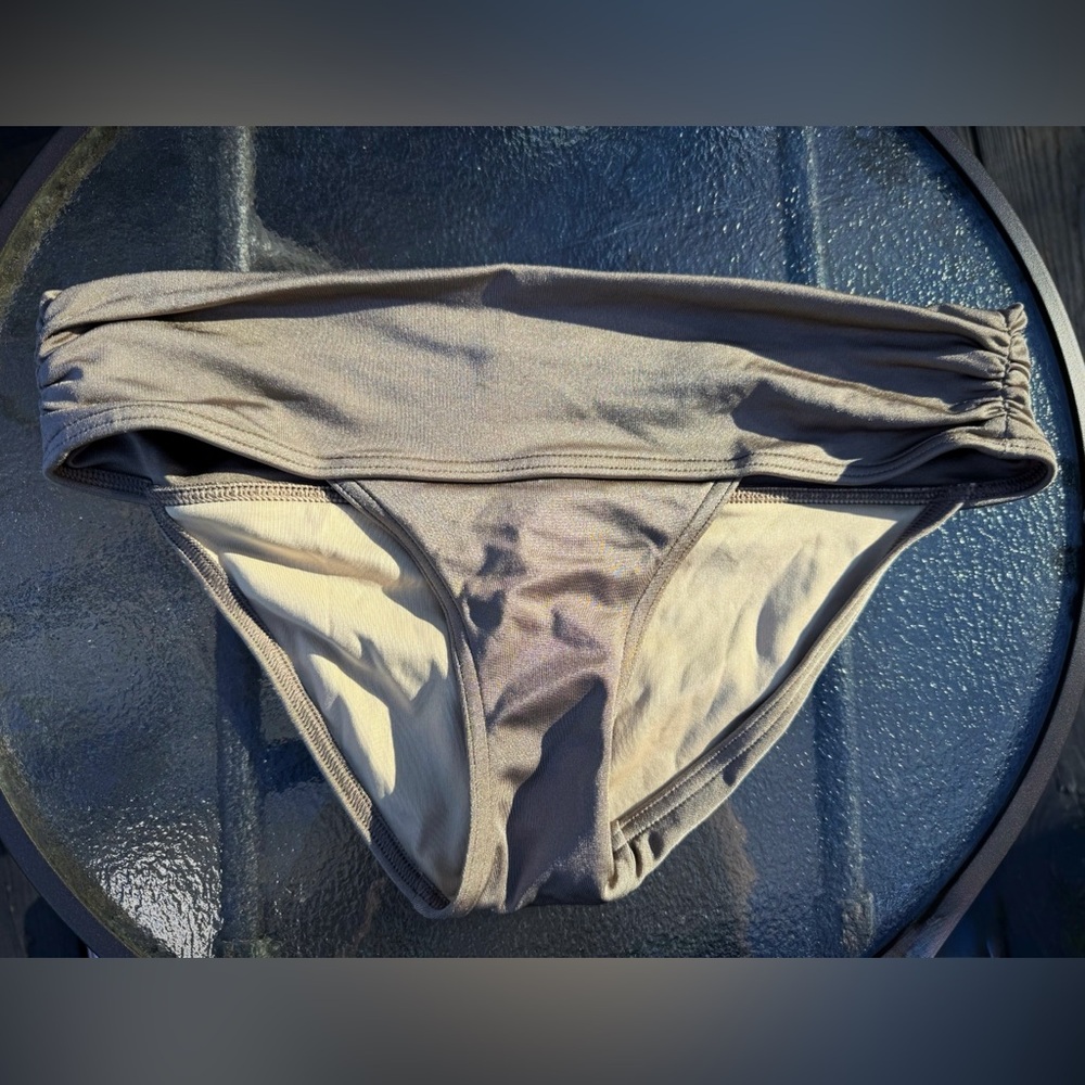 Victorias Secret bikini bottoms size small
